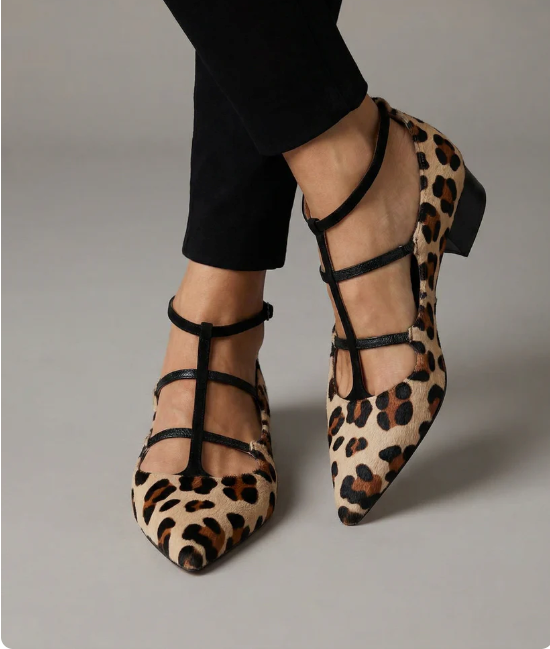 COLETTE | Buty na obcasie w panterkę